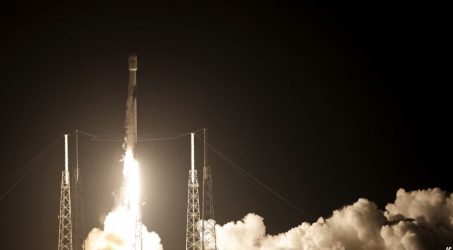 SpaceX Berhasil Luncurkan Satelit Merah Putih Milik Telkom ke Orbit