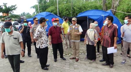 Di RSUD Tais, Gubernur Rohidin Serahkan 100 Unit APD Untuk Perawatan Pasien