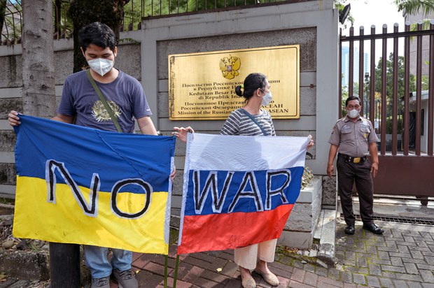 Rusia dan Ukraina jadikan Indonesia medan perang diplomatik — BeritaBenar