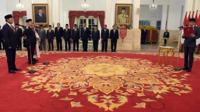 Presiden Jokowi melantik Djan Faridz dan Gandi Sulistiyanto sebagai anggota Wantimpres