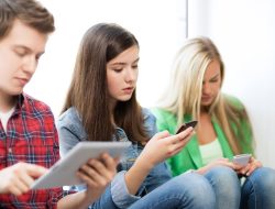 Apa itu FOMO? Baca Penjelasannya Berikut