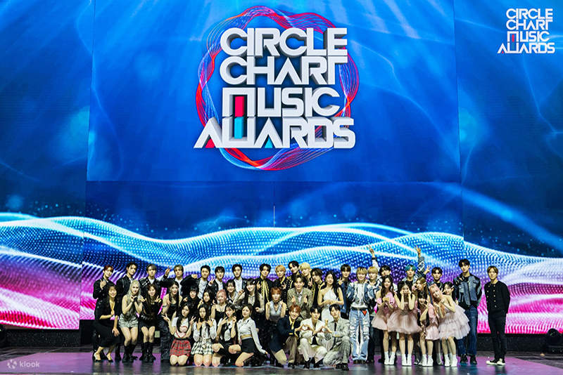 Daftar Pemenang Menggema di Circle Chart Music Awards 2023 NewJeans