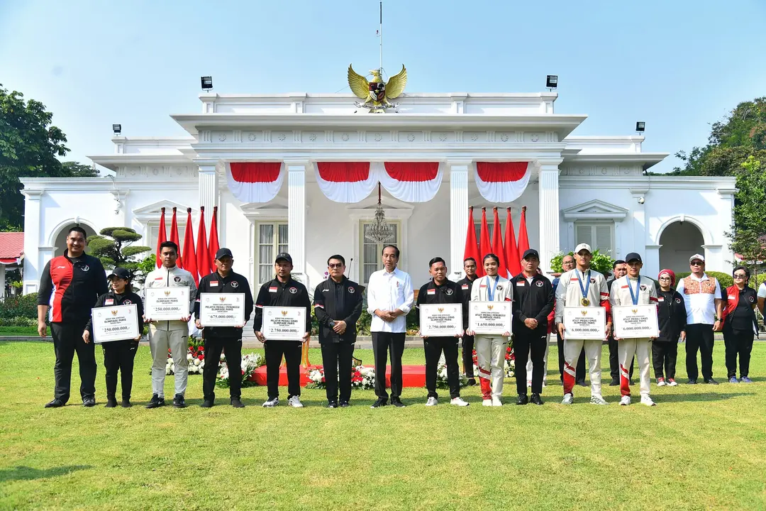 presiden jokowi dan atlet peraih medali