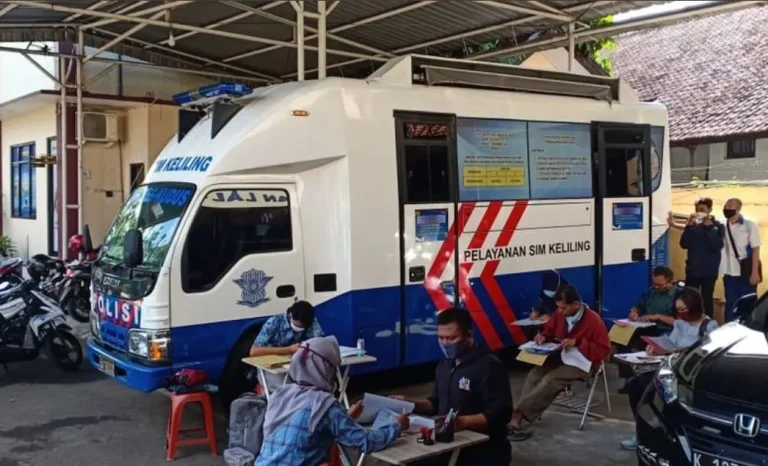 pelayanan sim keliling korlantas polri