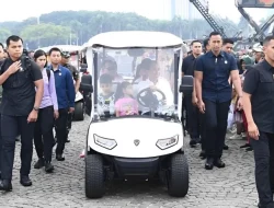 Kunjungi Pameran Alutsista di Monas, Presiden Jokowi Bawa Cucu