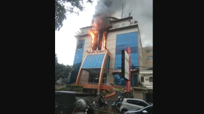 gedung grand liberty medan kebakaran