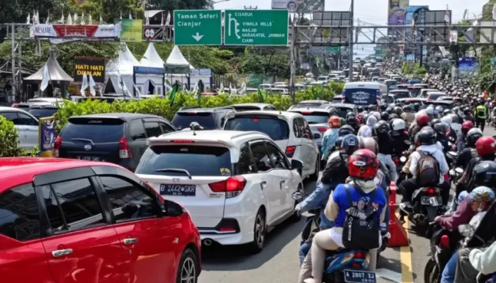 Macet Parah di Puncak Bogor, Perempuan 56 Tahun Meninggal