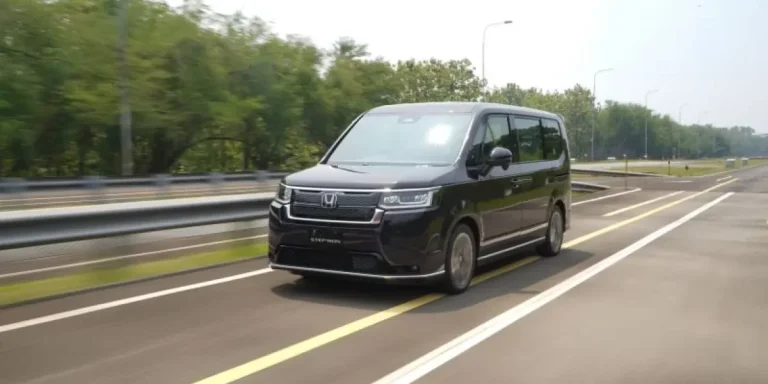 Honda Step WGN e