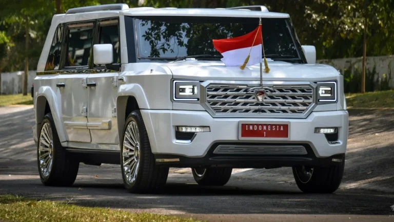 Maung MV3 Garuda Limousine