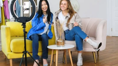 online di media sosial tiktok instagram