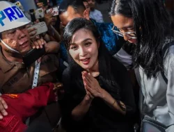 Begini Cara Sandra Dewi Jelaskan ke Anak-anaknya Soal Harvey Moeis yang Tak Kunjung Pulang