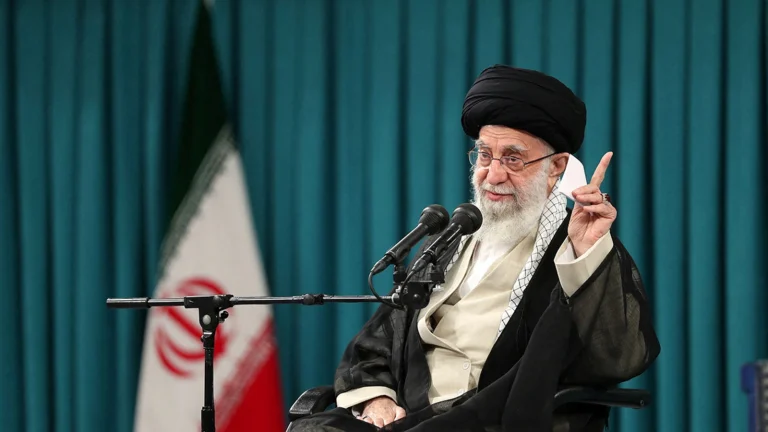 pemimpin tertinggi iran ayatollah ali khamenei
