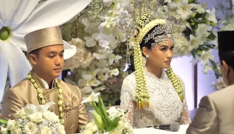 pernikahan putri alya rohali