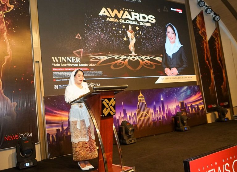 destita raih global awards