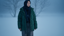 wanita hijab salju gemini ai