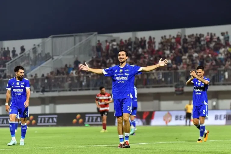 tom haye persib