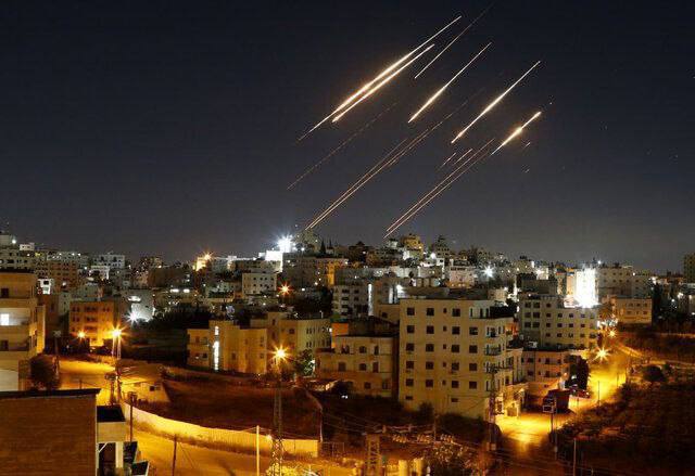 serangan iran di atas tel aviv