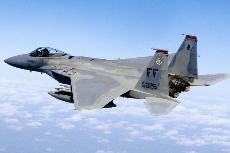 jet tempur f-15