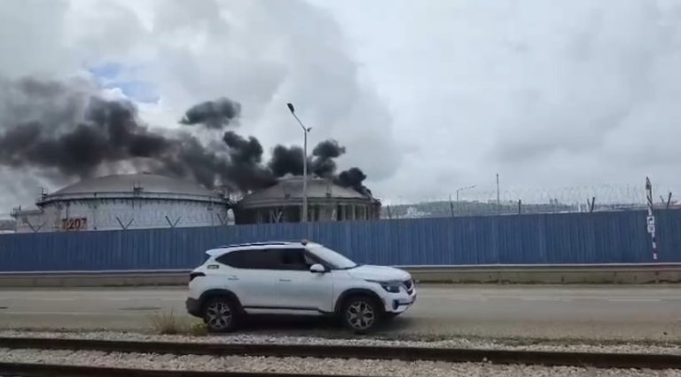 kilang minyak haifa terbakar