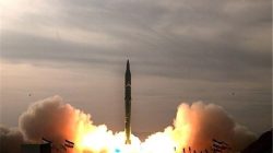 Tel Aviv Dibombardir! Balas Kematian Ali Larijani, Rudal Iran Hancurkan Infrastruktur dan Tewaskan Warga