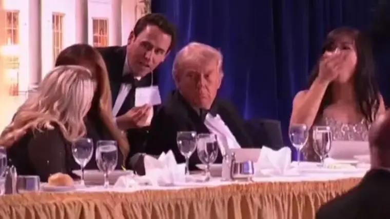 trump dan istri harus dievakuasi