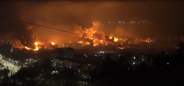kilang minyak tuapse rusia terbakar