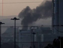 Rudal Iran Dilaporkan Hantam Target Strategis di Tel Aviv, Sensor Militer Diperketat