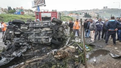 mobil hancur dibom israel