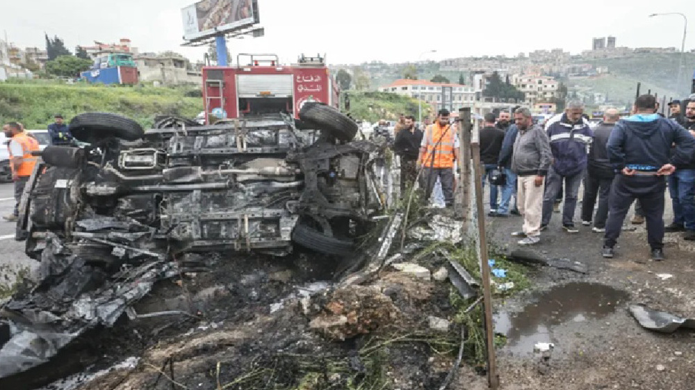 mobil hancur dibom israel