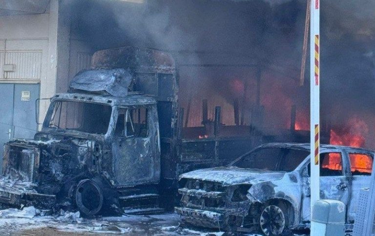 serangan drone Hizbullah hancurkan kendaraan israel