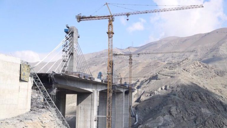 jembatan iran rusak diperbaiki