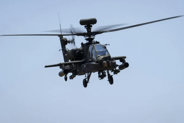 helikopter tempur apache
