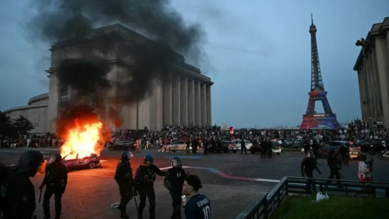 kerusuhan di paris
