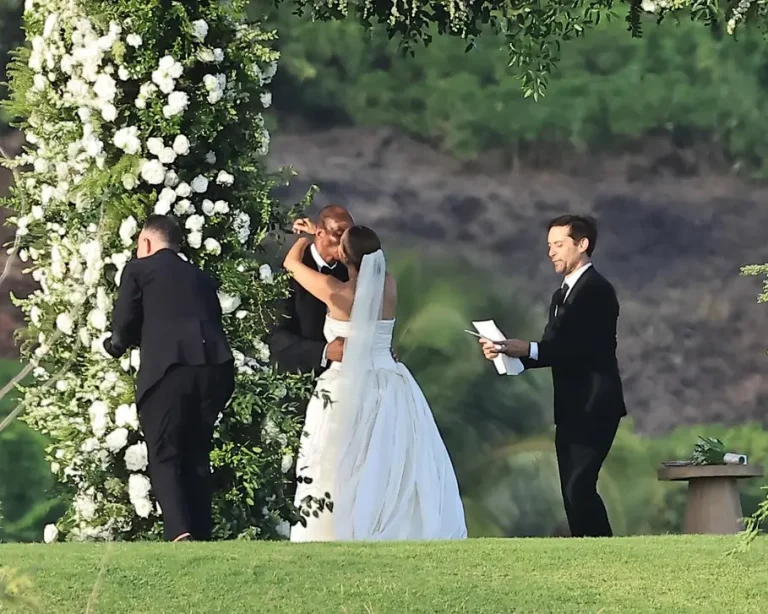 tobey maguire nikahkan mantan istri